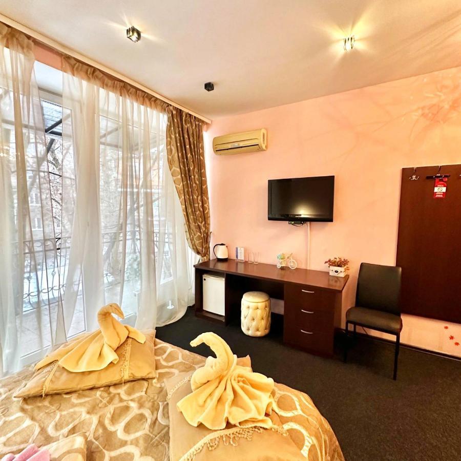 Kizhi Art Hotel Kharkiv Extérieur photo